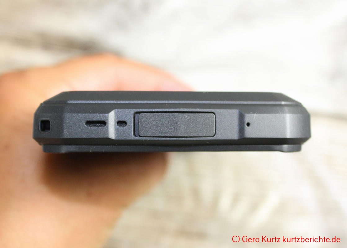 Hotwave Cyber X 2023 Smartphone - Unterseite mit USB-C Anschluss