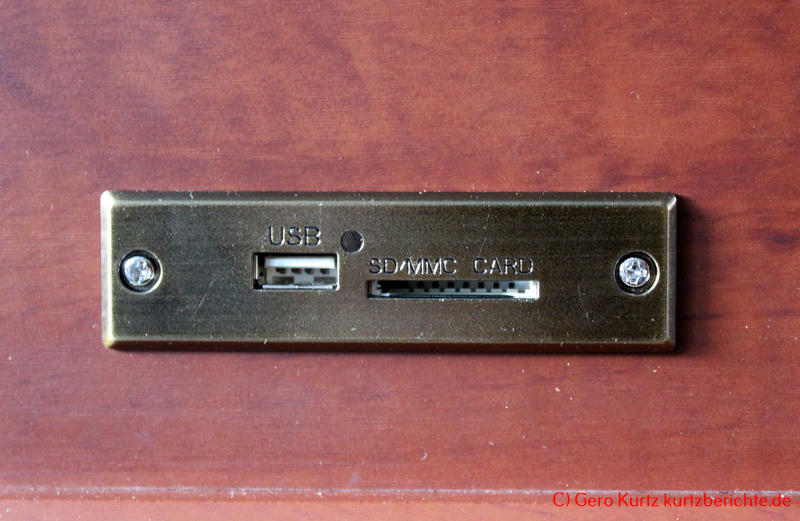 Retro Radio Plattenspieler Kassette Bluetooth - Anschlüsse für USB und Speicherkarten