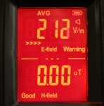 EMF-Messgerät ERICKHILL RT-100 - Warnbildschirm Nahansicht