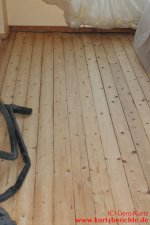 Holzfussboden abschleifen - fertig abgeschliffener Fußboden