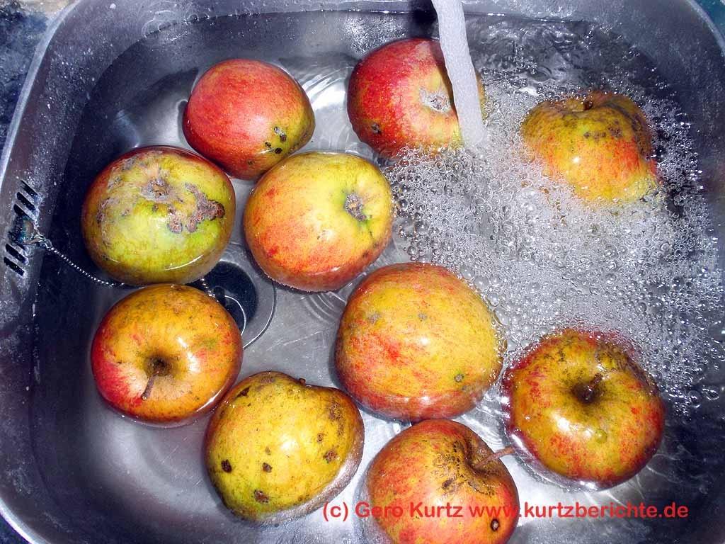 Äpfel gründlich waschen